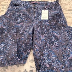 NWT Gloria Vanderbilt Amanda jeans.